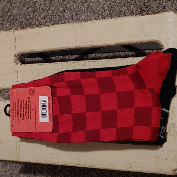 The Nightmare Before Christmas Mens Crew Socks 2-Pack NWT - Picture 3 of 4